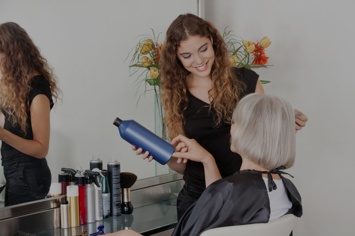 Πώς να κάνεις upselling και cross-selling στο σαλόνι σου (χωρίς αμηχανία)